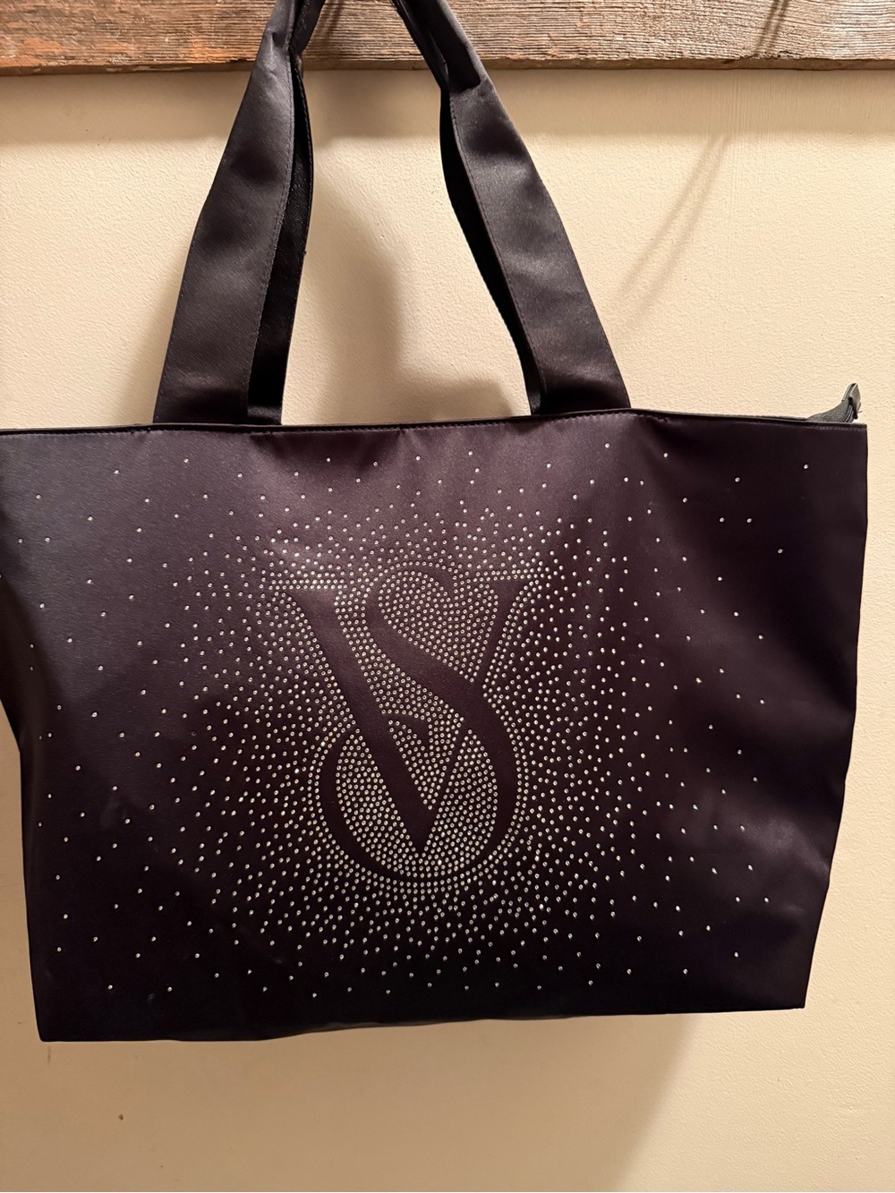 VICTORIA’S SECRET 2025 FASHION SHOW BLACK TOTE BAG WITH GOLD RHINESTONES LOGO